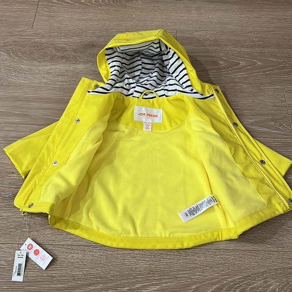 *NEW* Joe Fresh Fleece-lined Water Resistant Baby Raincoat Jacket - Size: 3-6m - Picture 3 of 10